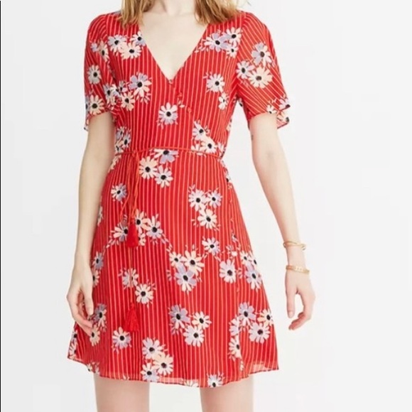 Madewell Dresses & Skirts - Madewell Red Floral Dress with Tassels